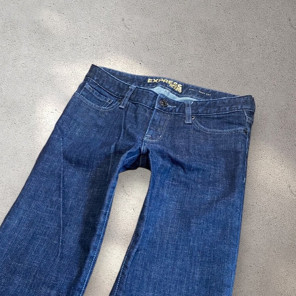 Express Jeans Low Rise Stella Bootcut Jeans - Picture 4 of 6